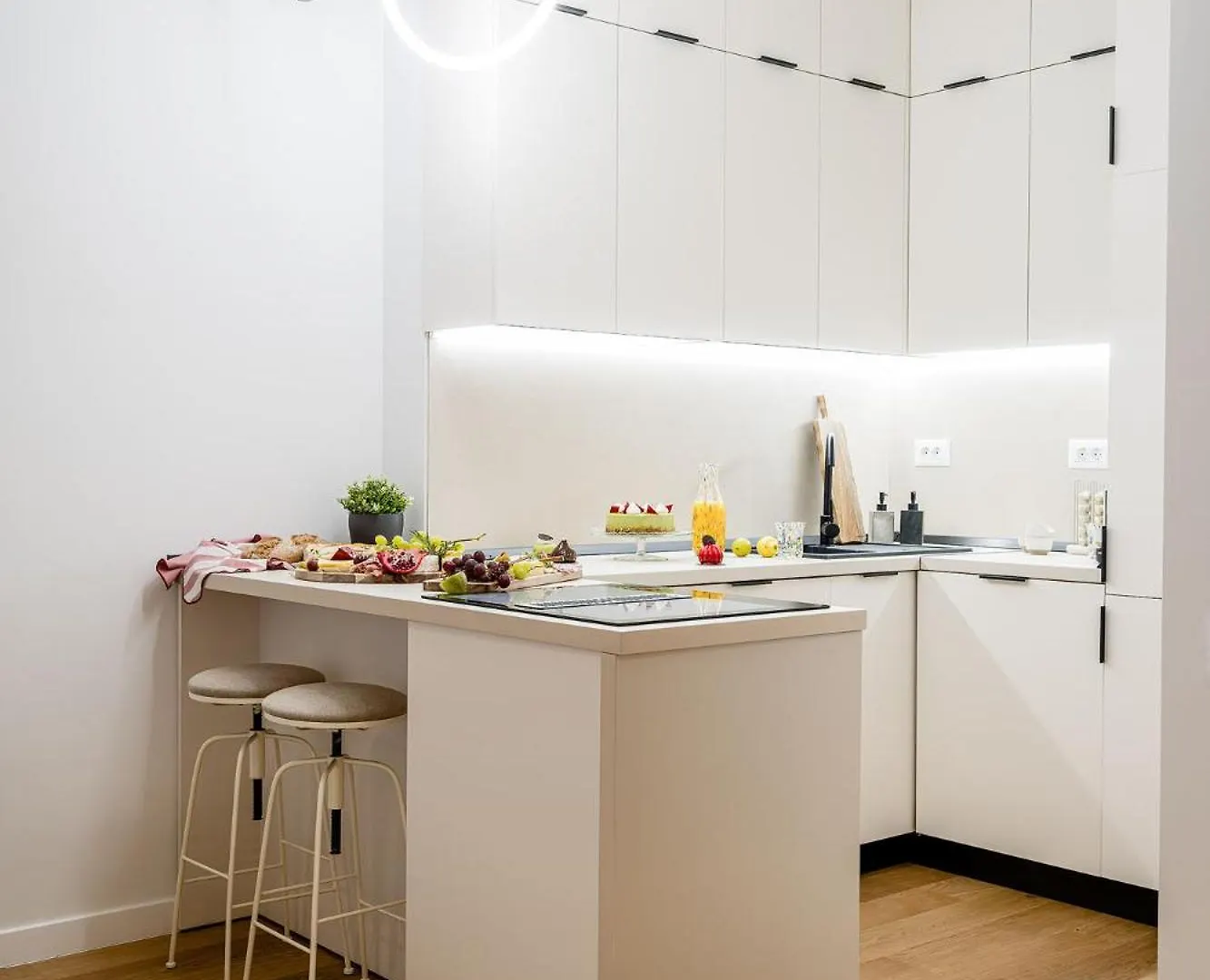 Downtown Scandinavian Igloo With Jacuzzi&Garden Bucharest Apartment