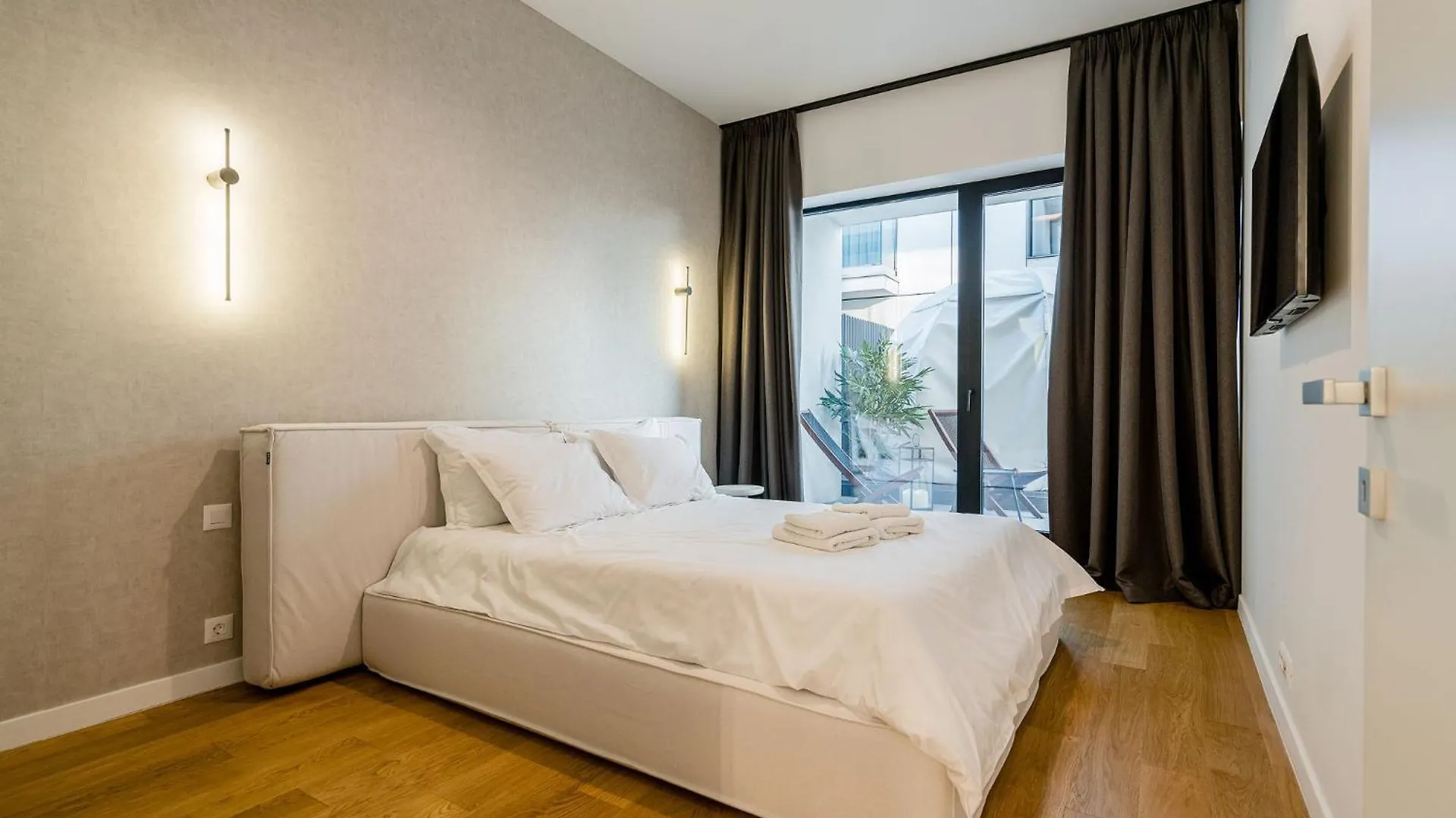 Downtown Scandinavian Igloo With Jacuzzi&Garden Bucharest Apartment