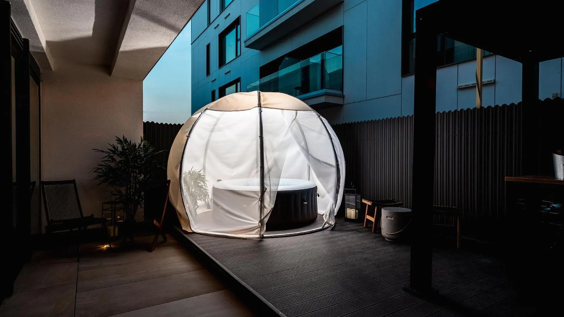 Apartment Downtown Scandinavian Igloo With Jacuzzi&Garden Bucharest